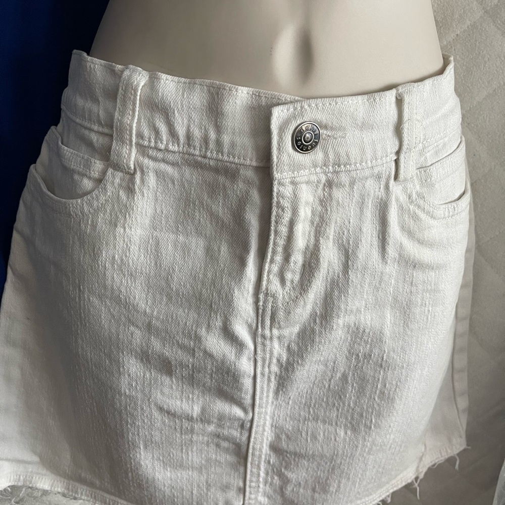 Daisy Fuentes Classic White Women's Jean Skirt